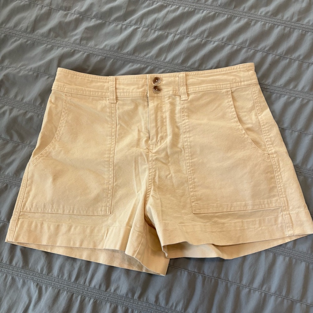 Universal Thread Women's Butter Yellow Shorts EUC